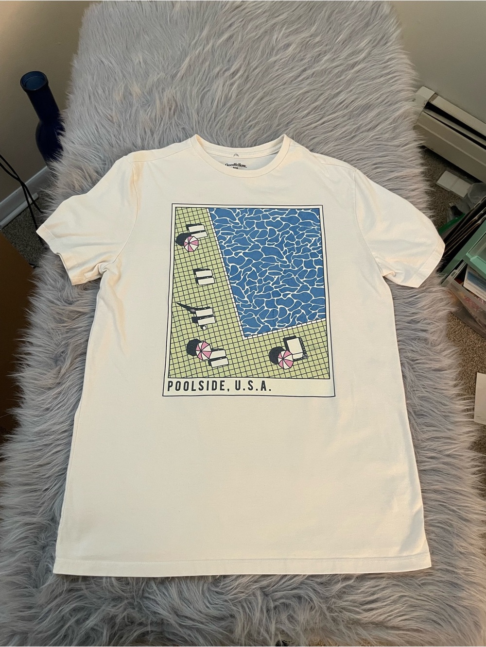 *SOLD;DO NOT BUY*🥳Goodfellow & Co Cream Tee with Black Logo